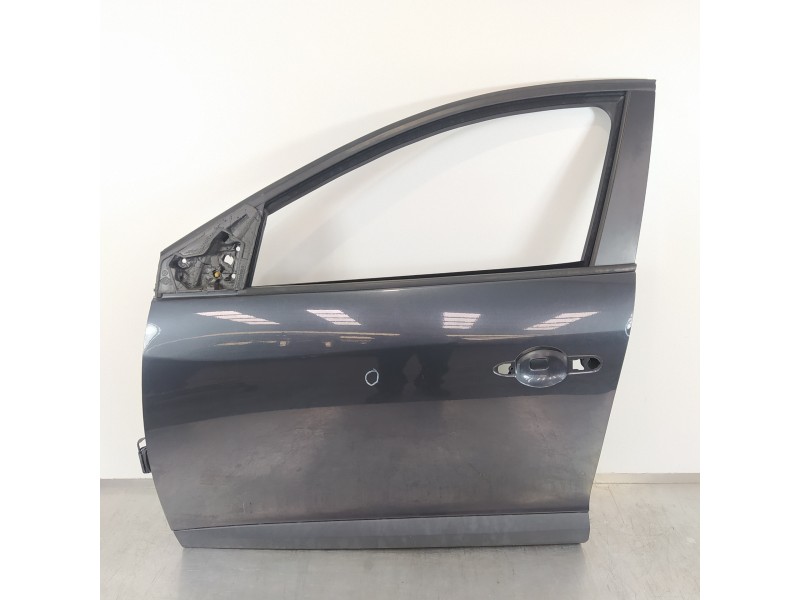 Recambio de puerta delantera izquierda para renault megane iii berlina 5 p emotion referencia OEM IAM 7703074688  