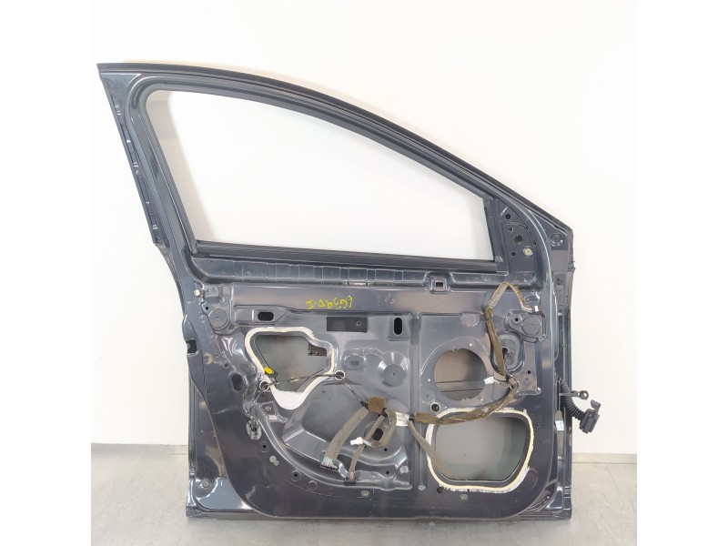 Recambio de puerta delantera izquierda para renault megane iii berlina 5 p emotion referencia OEM IAM 7703074688  