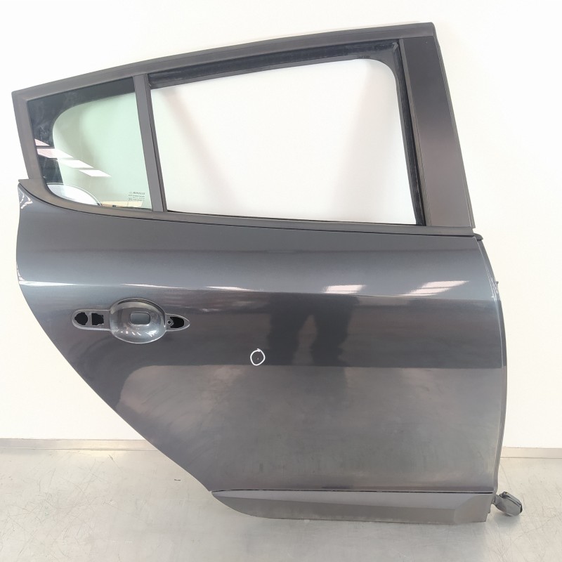 Recambio de puerta trasera derecha para renault megane iii berlina 5 p emotion referencia OEM IAM PA6GF30  