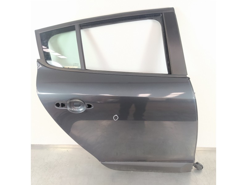 Recambio de puerta trasera derecha para renault megane iii berlina 5 p emotion referencia OEM IAM PA6GF30  
