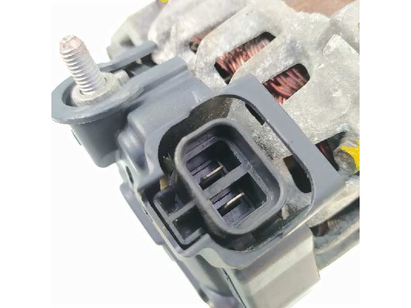Recambio de alternador para hyundai veloster tecno referencia OEM IAM 373002B101 2655447 