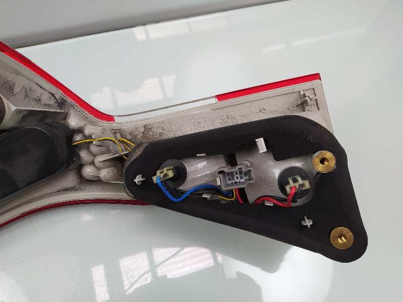 Recambio de piloto trasero izquierdo en porton para volvo xc70 summum awd referencia OEM IAM 009432130120 31095068 2ZR00943213