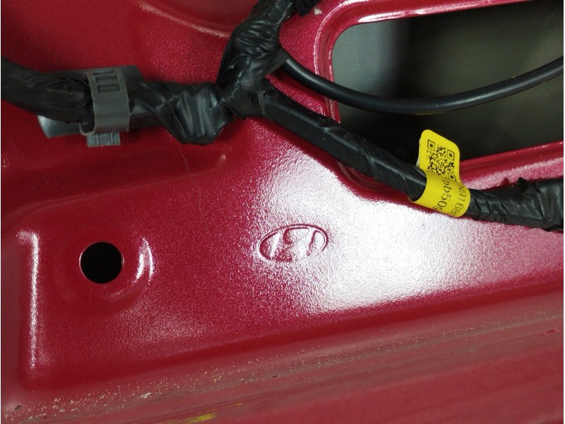 Recambio de porton trasero para hyundai veloster tecno referencia OEM IAM 737002V011  