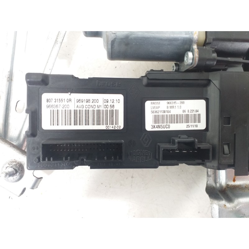 Recambio de elevalunas delantero izquierdo para renault megane iii berlina 5 p emotion referencia OEM IAM 807210002R 807315510R 