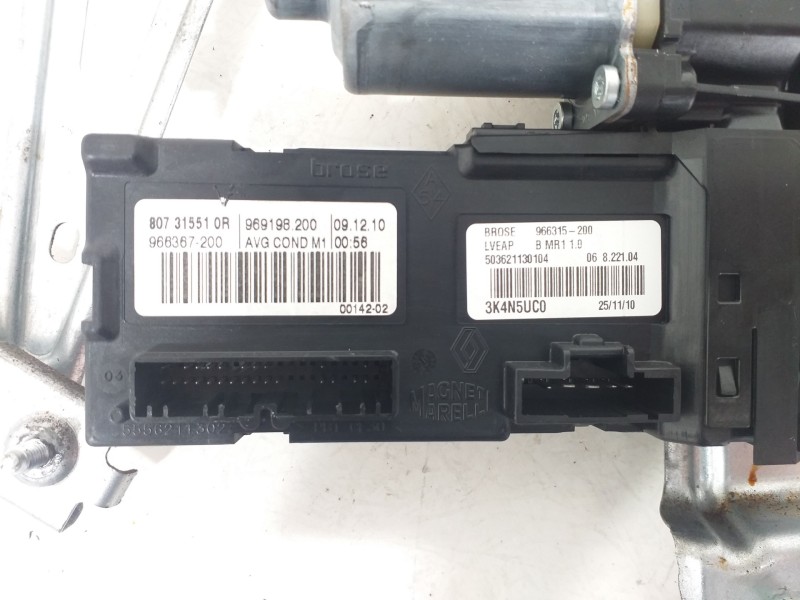 Recambio de elevalunas delantero izquierdo para renault megane iii berlina 5 p emotion referencia OEM IAM 807210002R 807315510R 