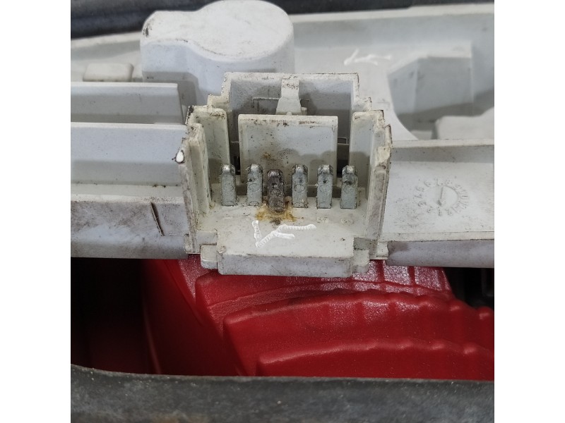 Recambio de piloto trasero derecho para renault modus authentique referencia OEM IAM 8200538785  