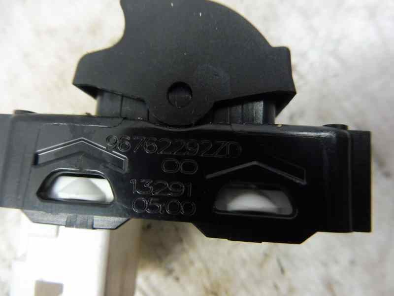 Recambio de mando elevalunas delantero derecho para peugeot 308 access referencia OEM IAM 96762292ZD  