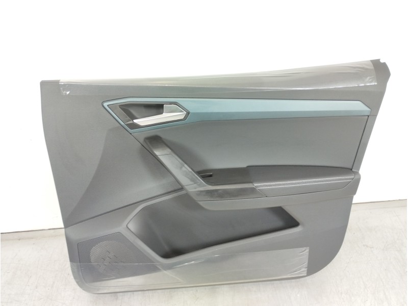 Recambio de guarnecido puerta delantera derecha para seat arona xperience referencia OEM IAM 6F0867114  