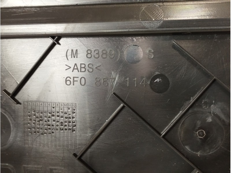 Recambio de guarnecido puerta delantera derecha para seat arona xperience referencia OEM IAM 6F0867114  