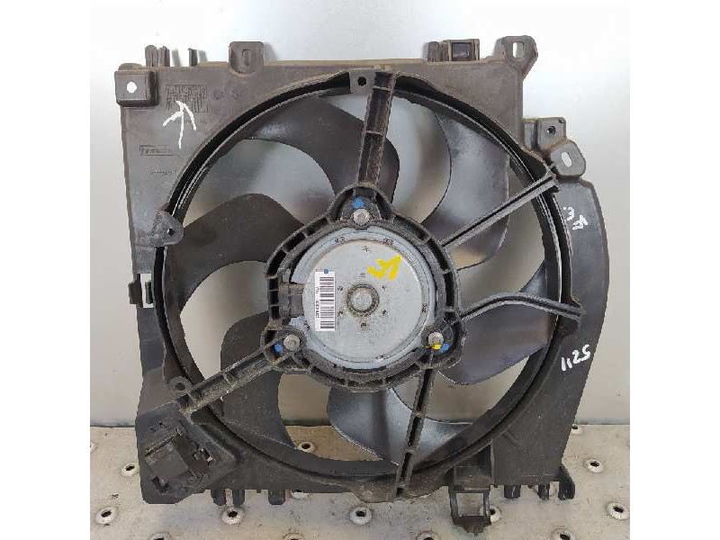 Recambio de electroventilador para renault clio iii expression referencia OEM IAM 8200966248  