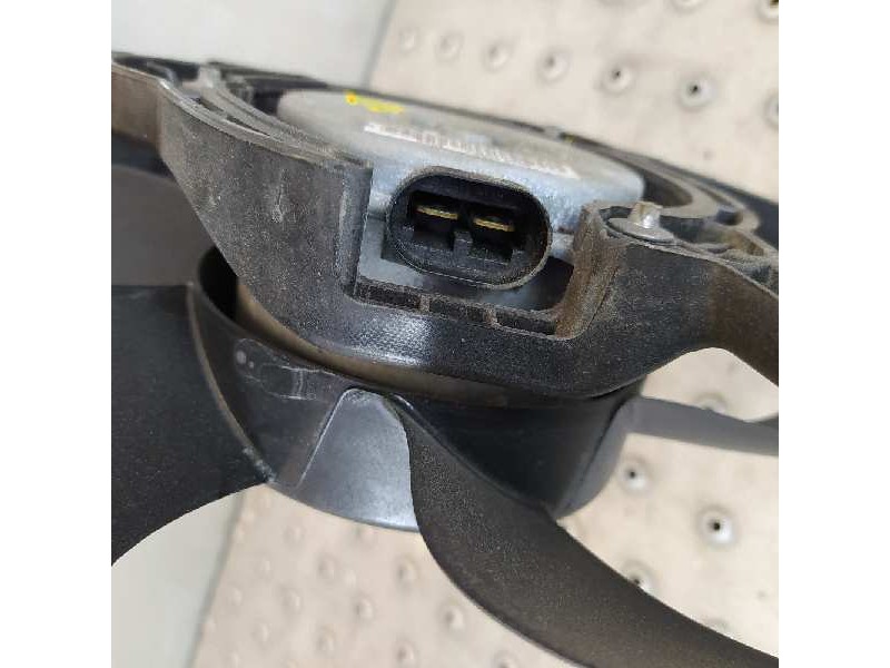 Recambio de electroventilador para renault clio iii expression referencia OEM IAM 8200966248  
