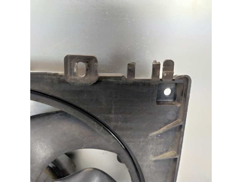 Recambio de electroventilador para renault clio iii expression referencia OEM IAM 8200966248  