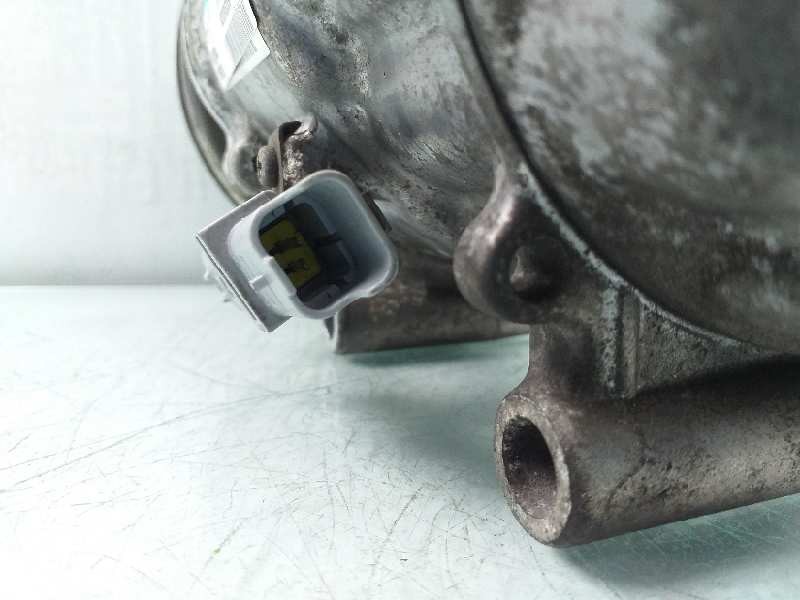 Recambio de compresor aire acondicionado para renault clio iii expression referencia OEM IAM 8200953359A  