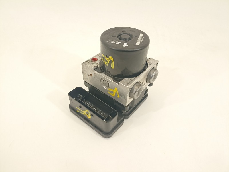 Recambio de abs para volvo c30 1.6 d drive kinetic referencia OEM IAM AV612C405CB 10.P212-0500.4 