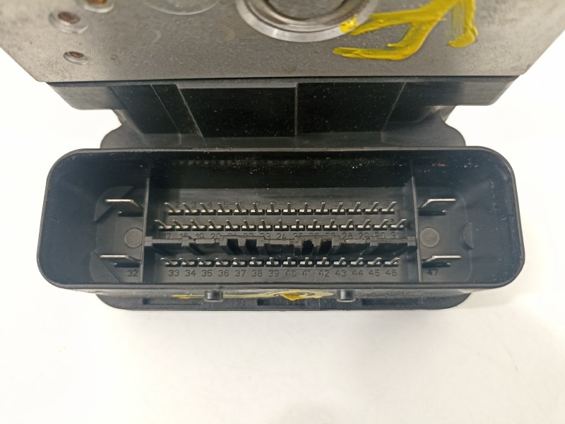 Recambio de abs para volvo c30 1.6 d drive kinetic referencia OEM IAM AV612C405CB 10.P212-0500.4 