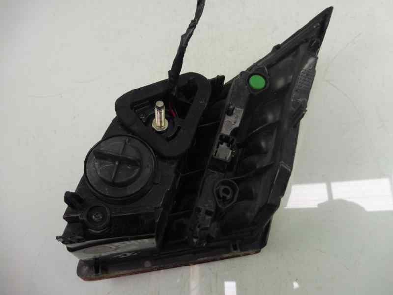 Recambio de piloto trasero izquierdo en porton para peugeot 308 access referencia OEM IAM 9677818380 81260101 