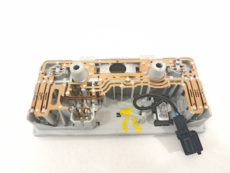 Recambio de luz interior para seat ibiza (kj1) reference referencia OEM IAM 3B0947105C  