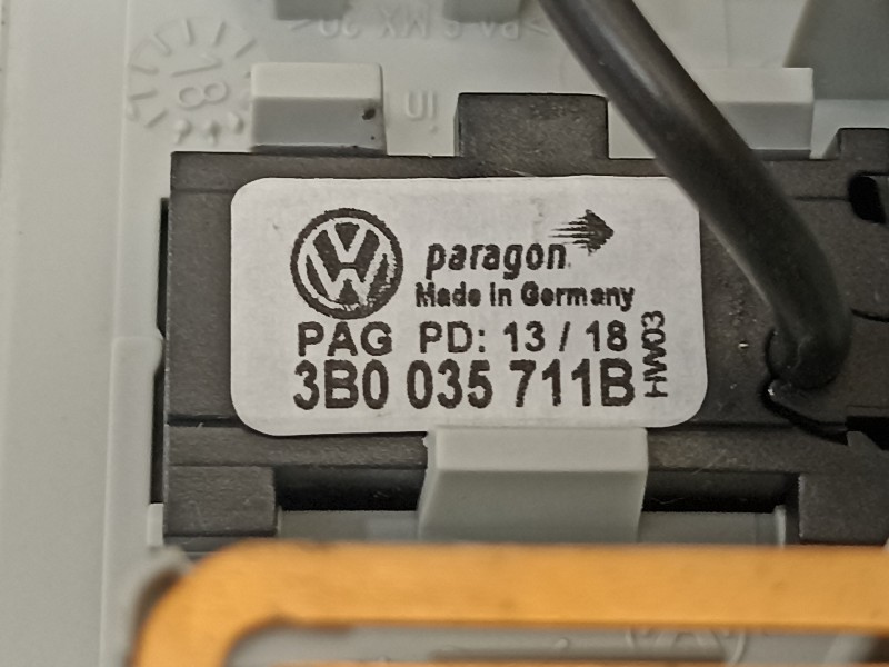 Recambio de luz interior para seat ibiza (kj1) reference referencia OEM IAM 3B0947105C  