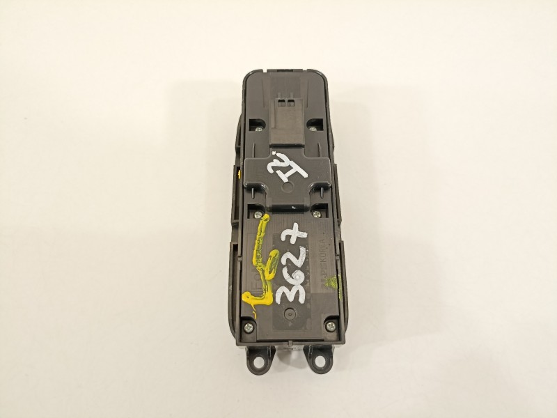 Recambio de mando elevalunas delantero izquierdo para volvo c30 1.6 d drive kinetic referencia OEM IAM 31343553  