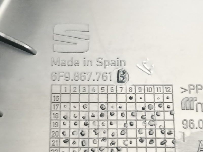 Recambio de moldura para seat arona xperience referencia OEM IAM 6F9867761B  