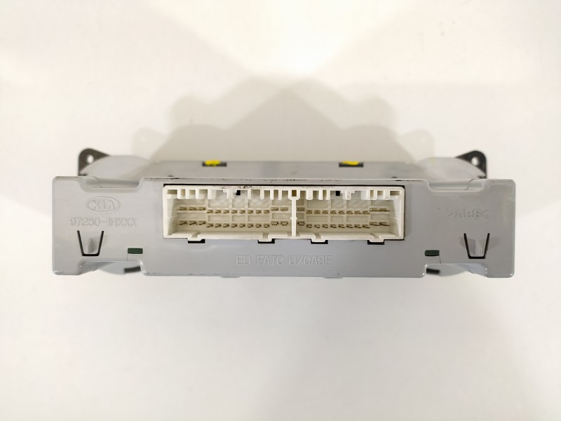 Recambio de mando climatizador para kia cee´d active referencia OEM IAM 972501H600  