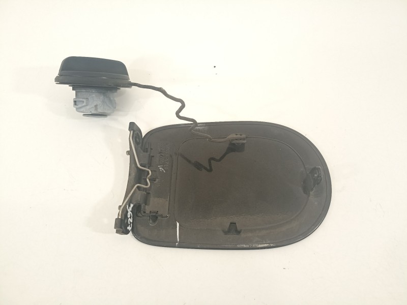 Recambio de tapa exterior combustible para volvo c30 1.6 d drive kinetic referencia OEM IAM 31217785  