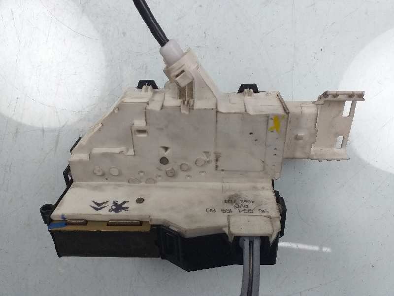 Recambio de cerradura puerta delantera derecha para citroën c4 berlina collection referencia OEM IAM 9683415980  