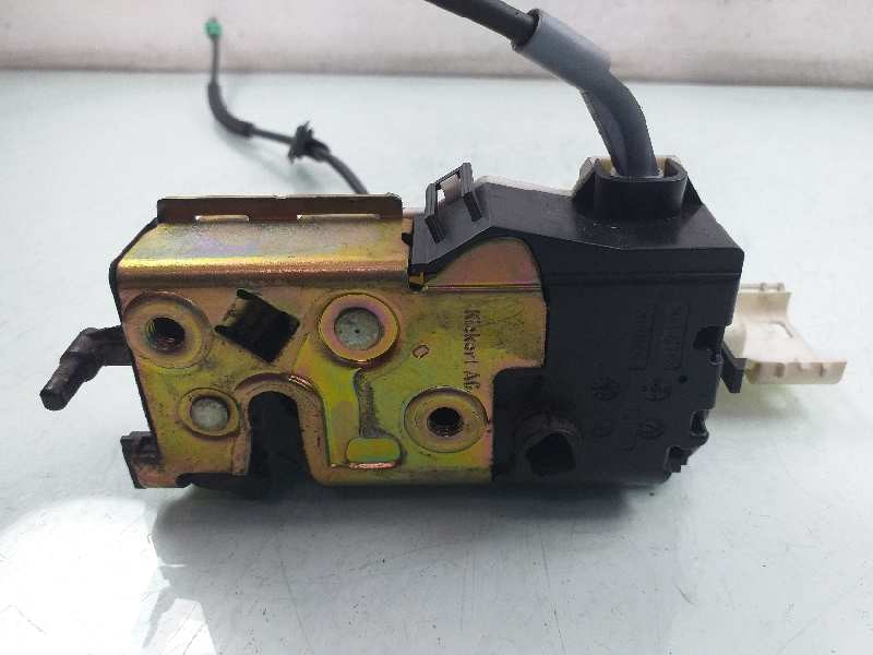 Recambio de cerradura puerta delantera derecha para citroën c4 berlina collection referencia OEM IAM 9683415980  