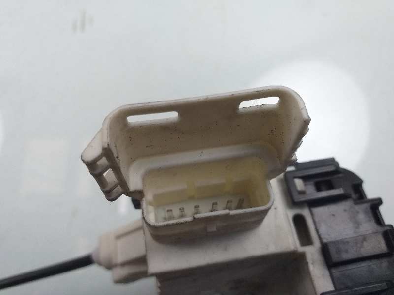 Recambio de cerradura puerta delantera derecha para citroën c4 berlina collection referencia OEM IAM 9683415980  