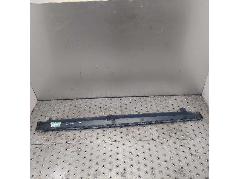 Recambio de faldon lateral para volkswagen up gti referencia OEM IAM   