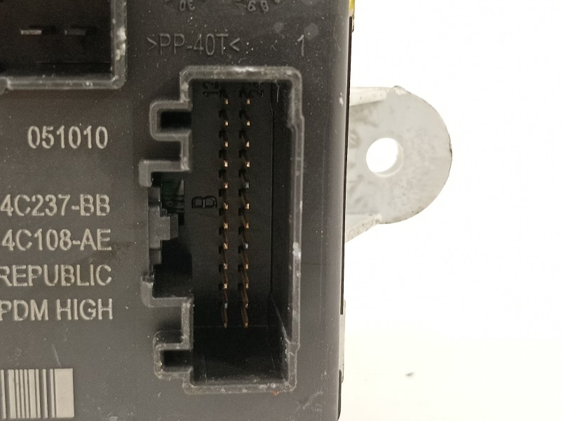 Recambio de modulo confort para volvo v60 kombi 2.4 diesel cat referencia OEM IAM 31334483  