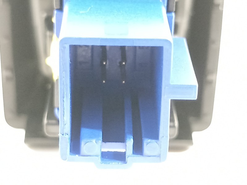 Recambio de warning para seat arona xperience referencia OEM IAM 6F0953235  