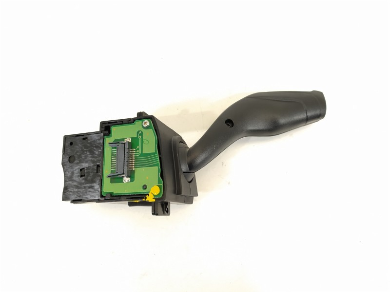 Recambio de mando intermitentes para ford focus lim. (cb8) urban referencia OEM IAM AV6T13335AD  