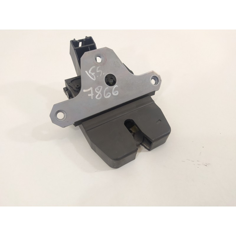 Recambio de cerradura maletero / porton para ford focus lim. (cb8) urban referencia OEM IAM 8M51R442A66DA  