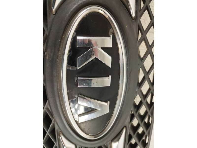 Recambio de rejilla delantera para kia cee´d sporty wagon active referencia OEM IAM 863501H000  