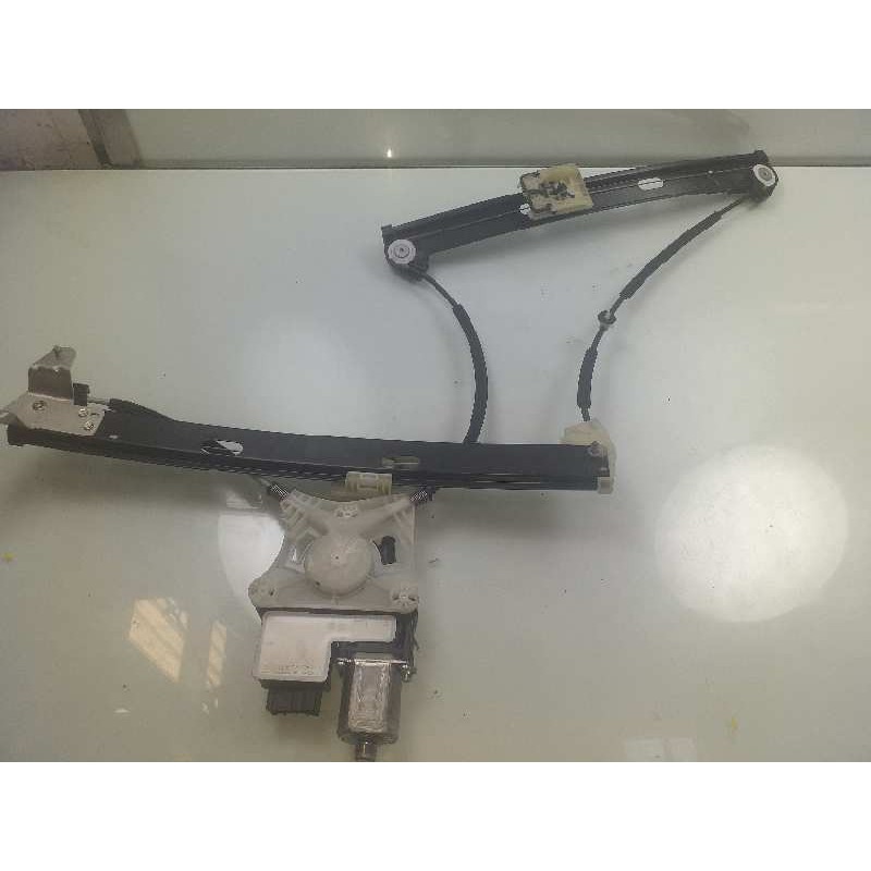 Recambio de elevalunas delantero izquierdo para volkswagen polo gti referencia OEM IAM 2G4837461B  