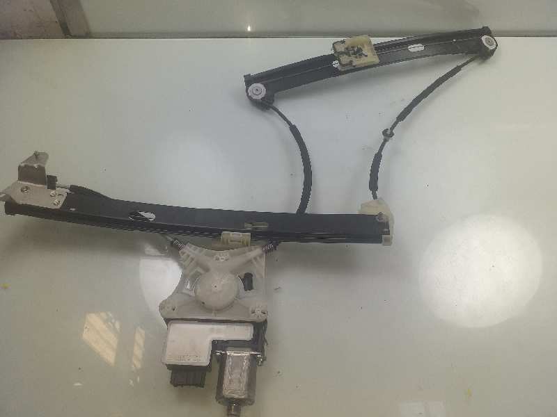 Recambio de elevalunas delantero izquierdo para volkswagen polo gti referencia OEM IAM 2G4837461B  