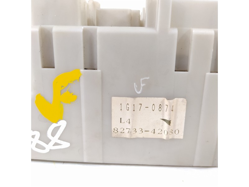 Recambio de caja reles / fusibles para toyota rav 4 (a2) 1.8 luna referencia OEM IAM 8273342080 1G170874 