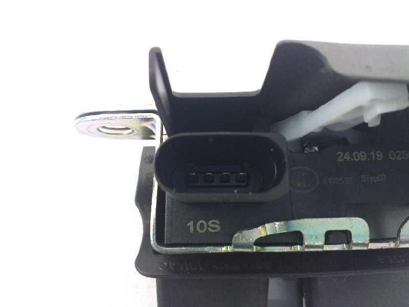 Recambio de cerradura maletero / porton para volkswagen polo gti referencia OEM IAM 2G6827505B  