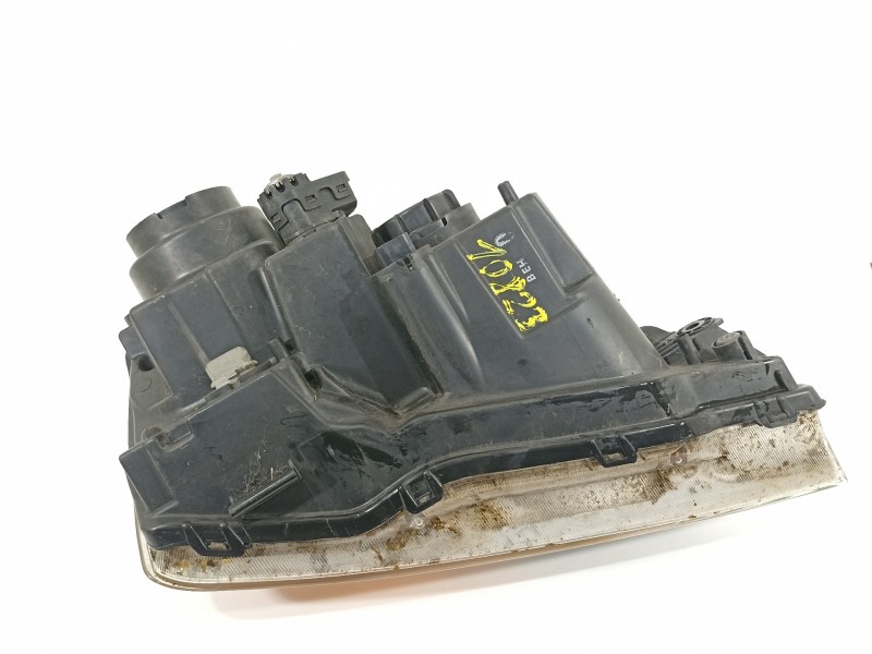 Recambio de faro izquierdo para kia sorento 2.5 crdi active referencia OEM IAM 921013E5XX  