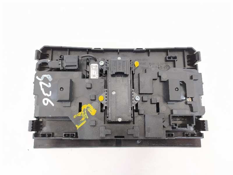 Recambio de luz interior para volkswagen polo gti referencia OEM IAM 2GA947105AC  