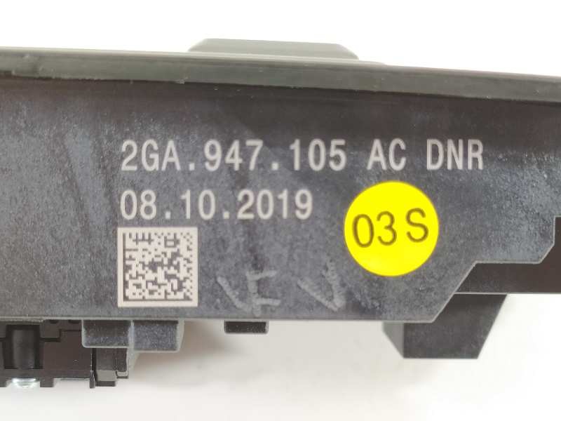 Recambio de luz interior para volkswagen polo gti referencia OEM IAM 2GA947105AC  