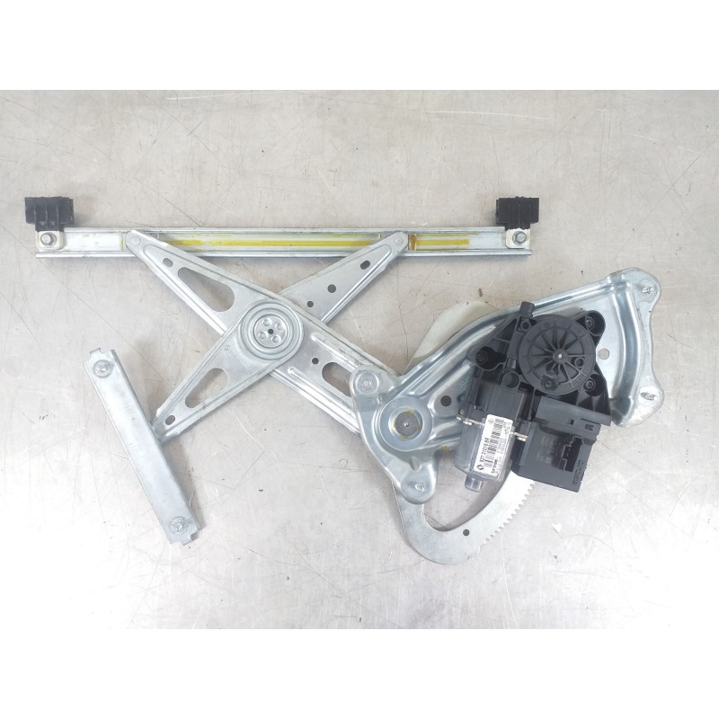 Recambio de elevalunas trasero derecho para renault scenic iii dynamique referencia OEM IAM 827310166R  