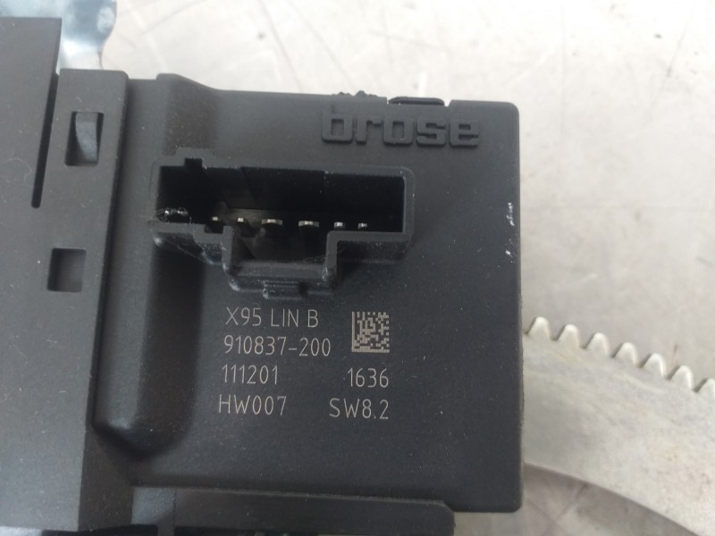 Recambio de elevalunas trasero derecho para renault scenic iii dynamique referencia OEM IAM 827310166R  