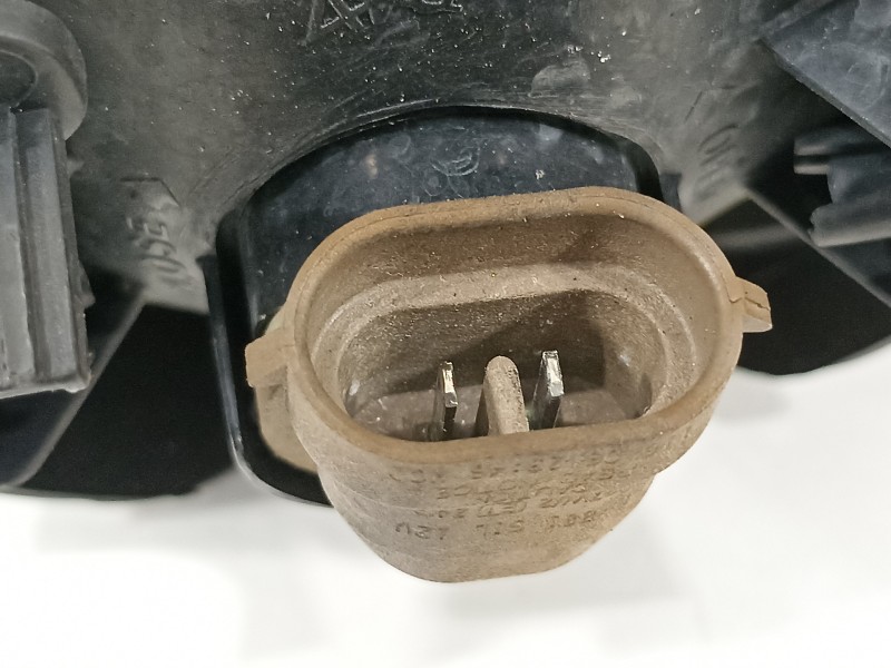 Recambio de faro antiniebla izquierdo para kia sorento 2.5 crdi active referencia OEM IAM 922013E500  