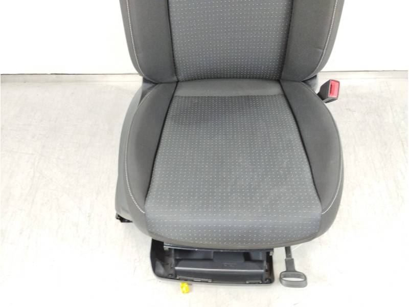 Recambio de asiento delantero derecho para seat arona xperience referencia OEM IAM 2Q4881106  