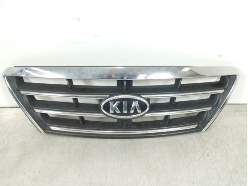 Recambio de rejilla delantera para kia sorento 2.5 crdi active referencia OEM IAM 863503E020  
