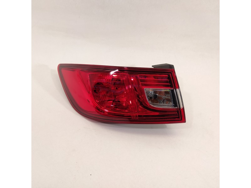 Recambio de piloto trasero izquierdo para renault clio iv 1.2 16v referencia OEM IAM 265553752R  