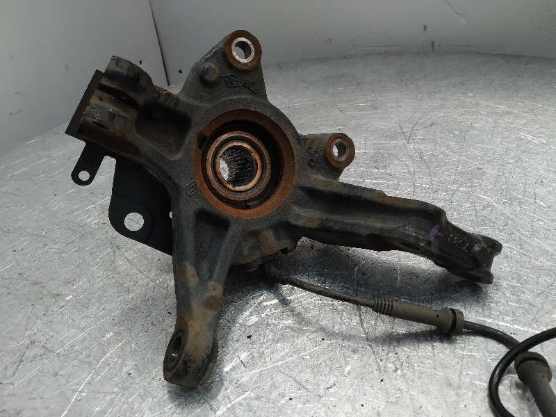 Recambio de mangueta delantera derecha para renault clio iv dynamique referencia OEM IAM 400145894R  