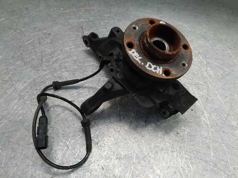 Recambio de mangueta delantera derecha para renault clio iv dynamique referencia OEM IAM 400145894R  
